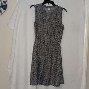 Merina, Medium, Black and White